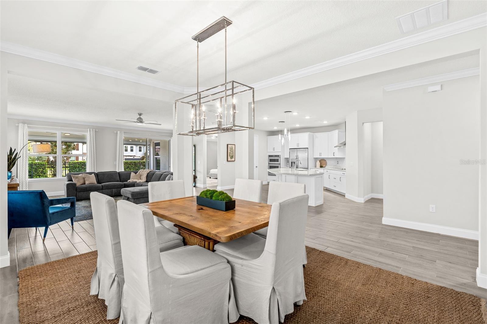 Listing photo id 9 for 10739 Bonne Chance Drive