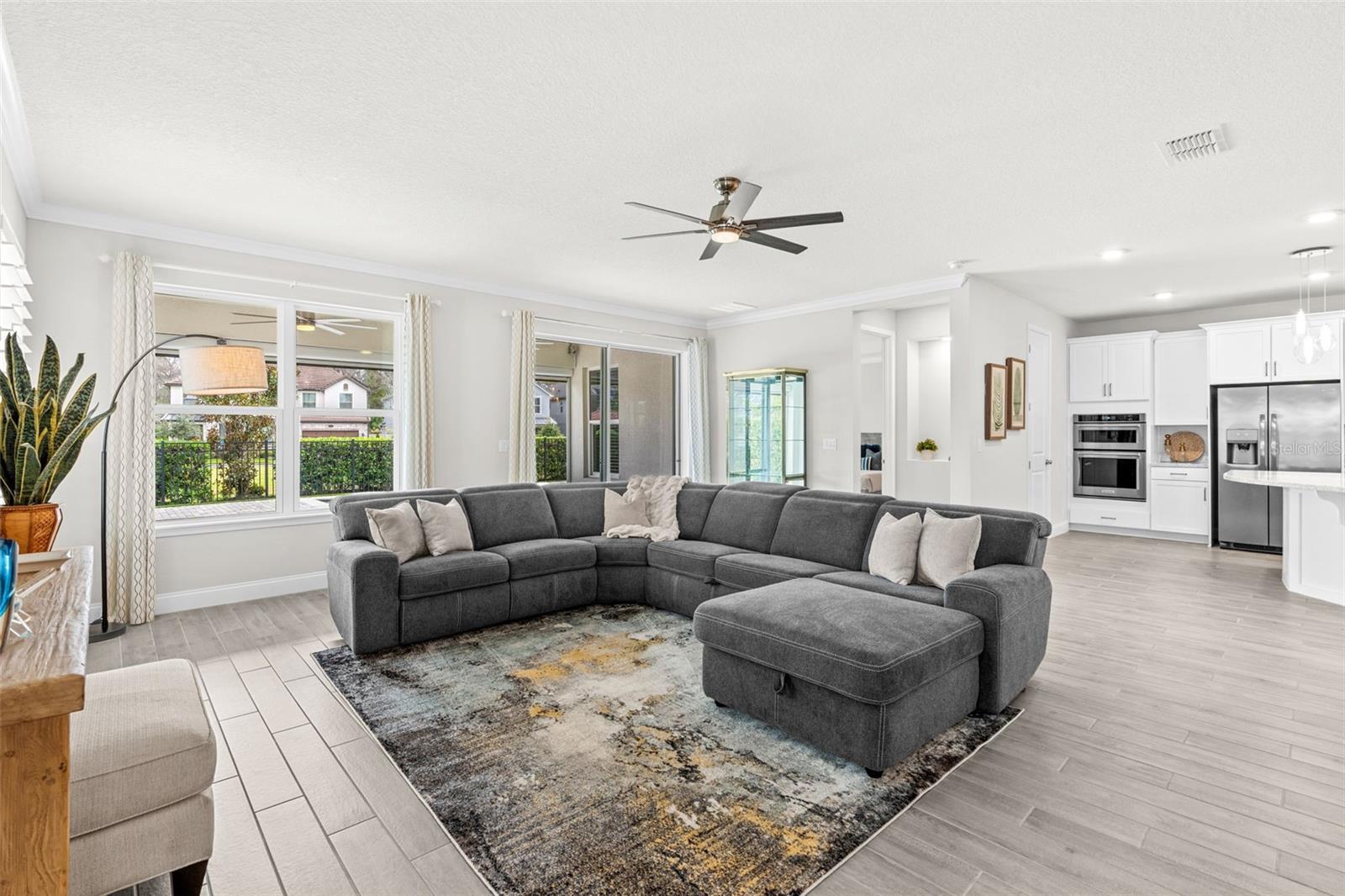 Listing photo id 11 for 10739 Bonne Chance Drive