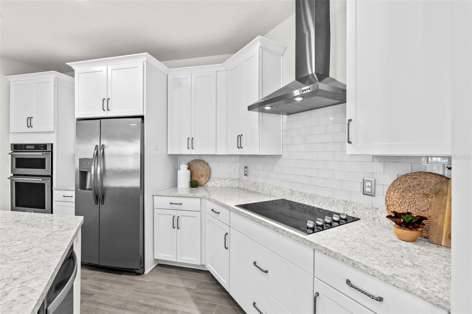 Listing photo id 14 for 10739 Bonne Chance Drive