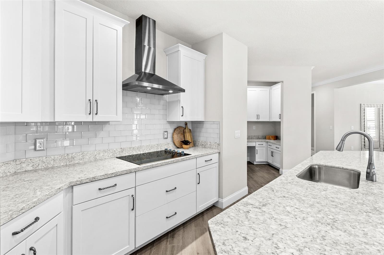 Listing photo id 16 for 10739 Bonne Chance Drive