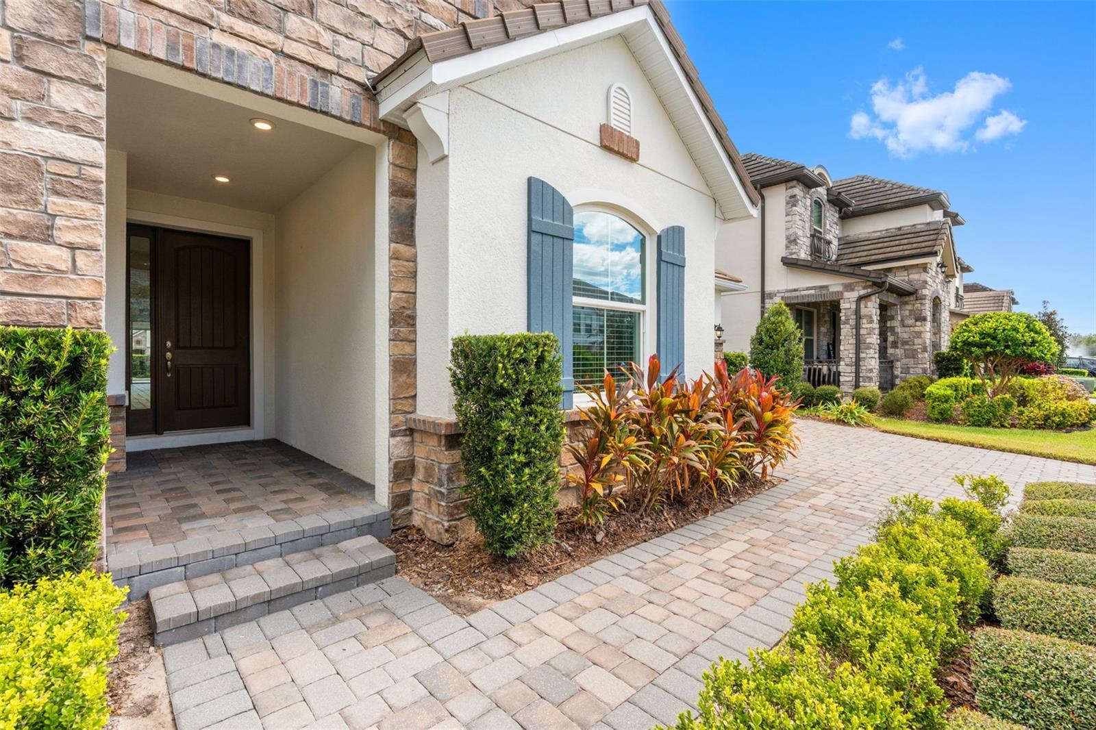 Listing photo id 2 for 10739 Bonne Chance Drive
