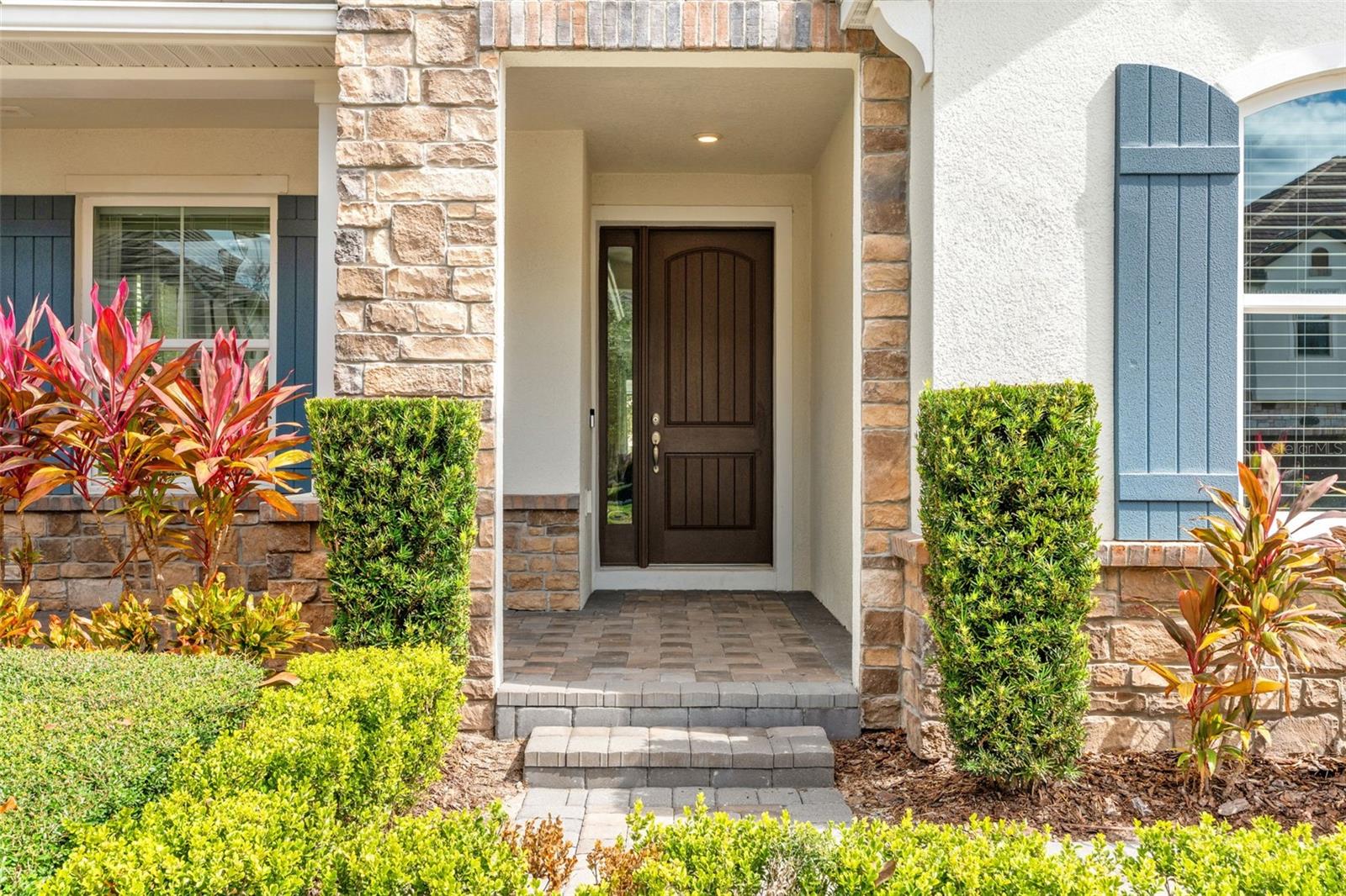 Listing photo id 3 for 10739 Bonne Chance Drive