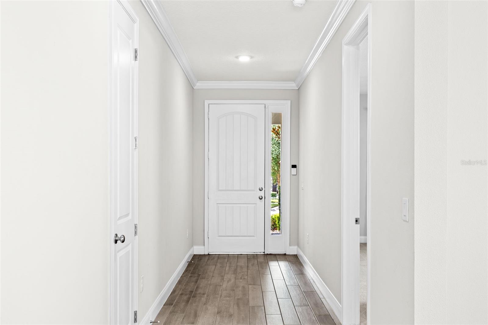 Listing photo id 5 for 10739 Bonne Chance Drive
