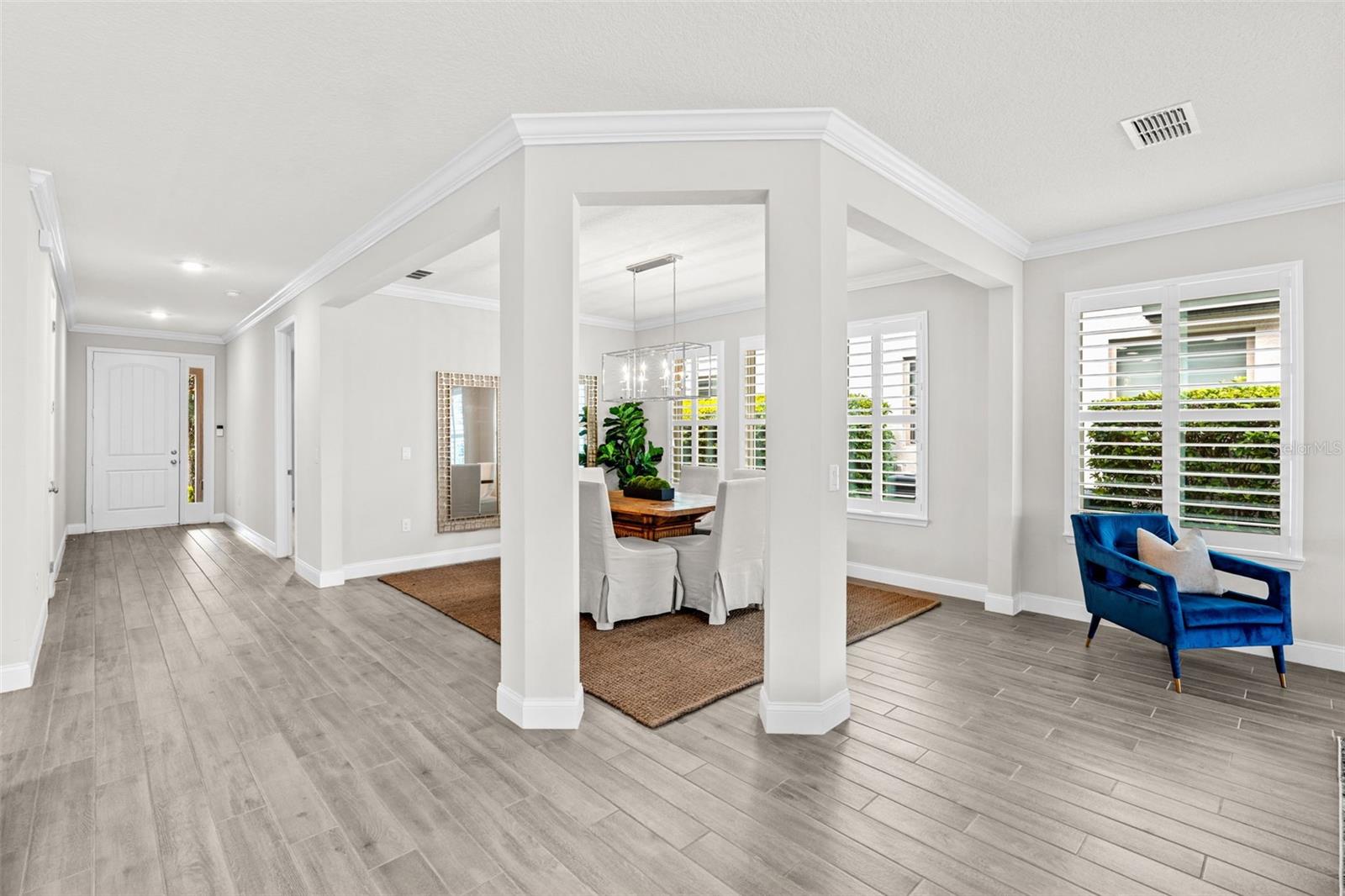 Listing photo id 6 for 10739 Bonne Chance Drive