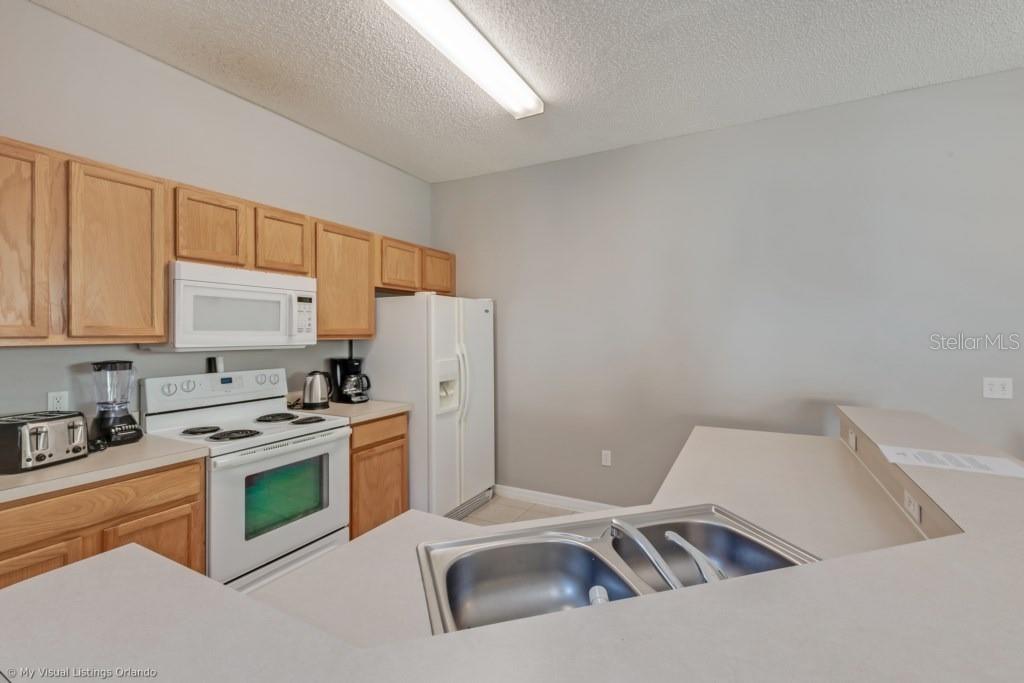 Image 9 of 29 For 4732 Vero Beach Place