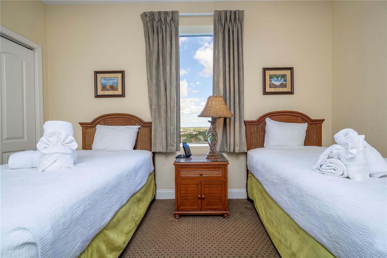 Image 21 of 75 For 13415 Blue Heron Beach Drive 1401