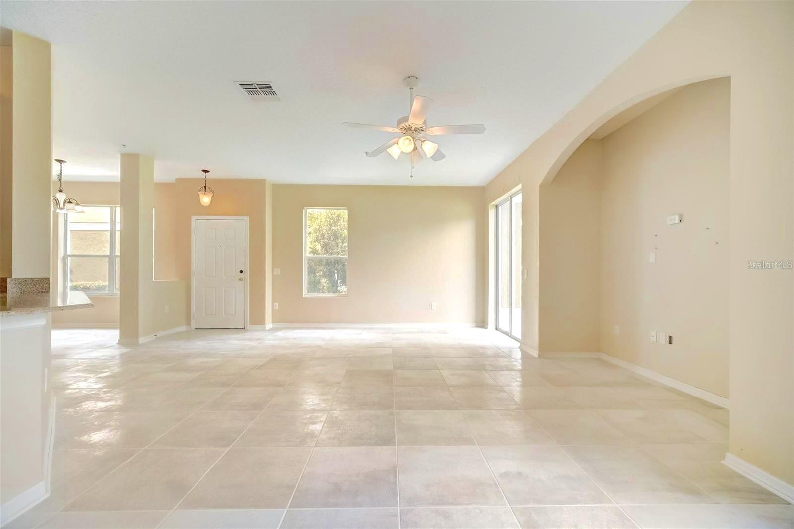 Image 3 of 5 For 1325 Broken Oak Drive C