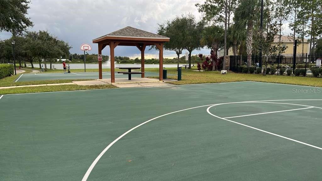 Image 34 of 40 For 1325 Broken Oak Drive C