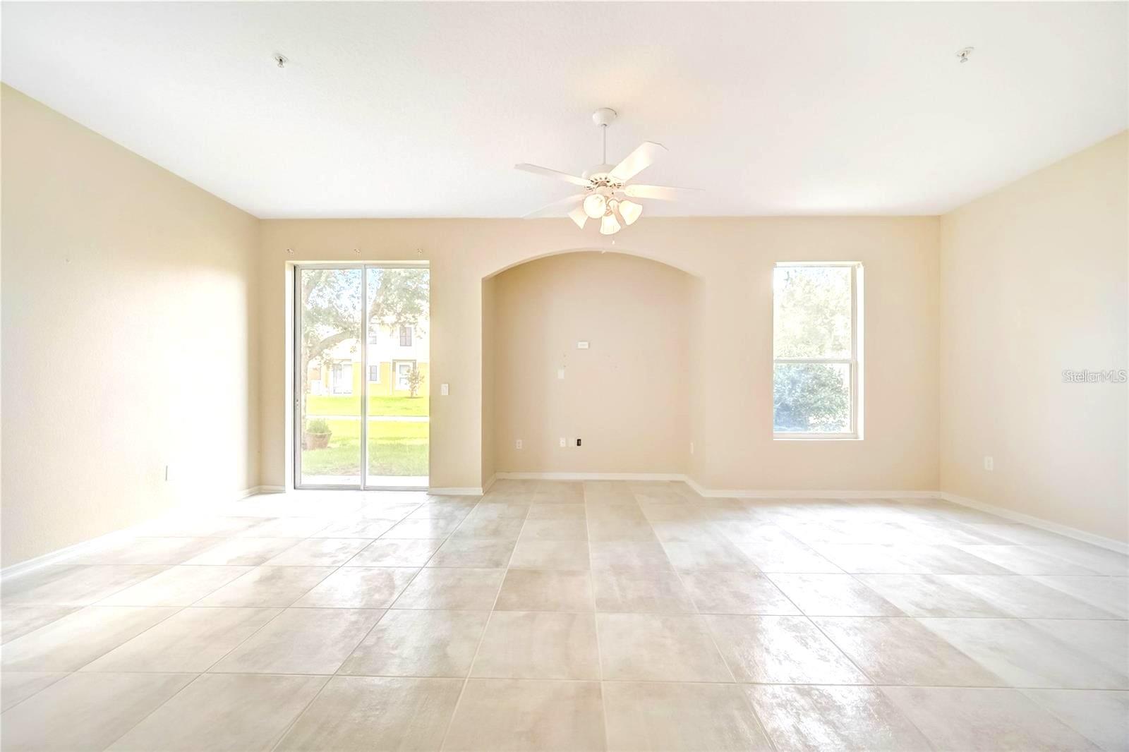 Image 4 of 5 For 1325 Broken Oak Drive C