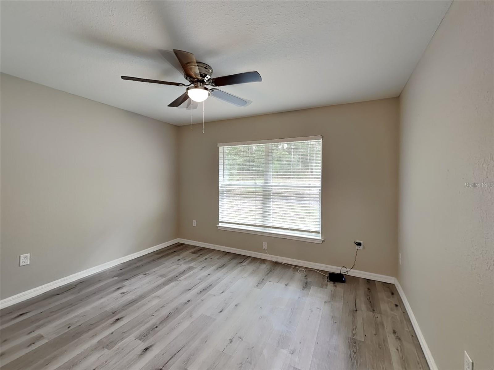 Image 13 of 16 For 1984 Magenta Drive