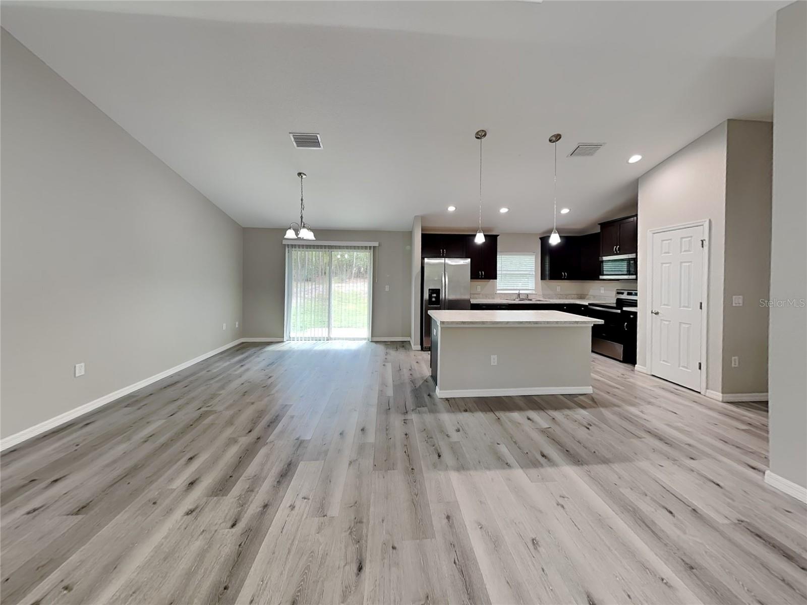 Image 2 of 16 For 1984 Magenta Drive