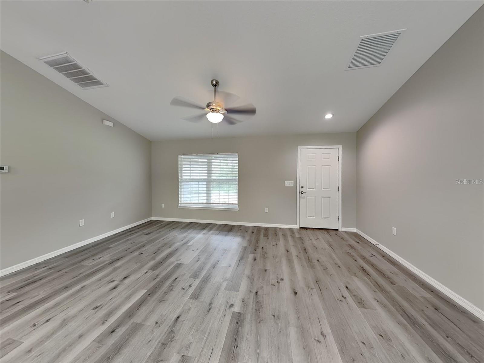 Image 4 of 16 For 1984 Magenta Drive