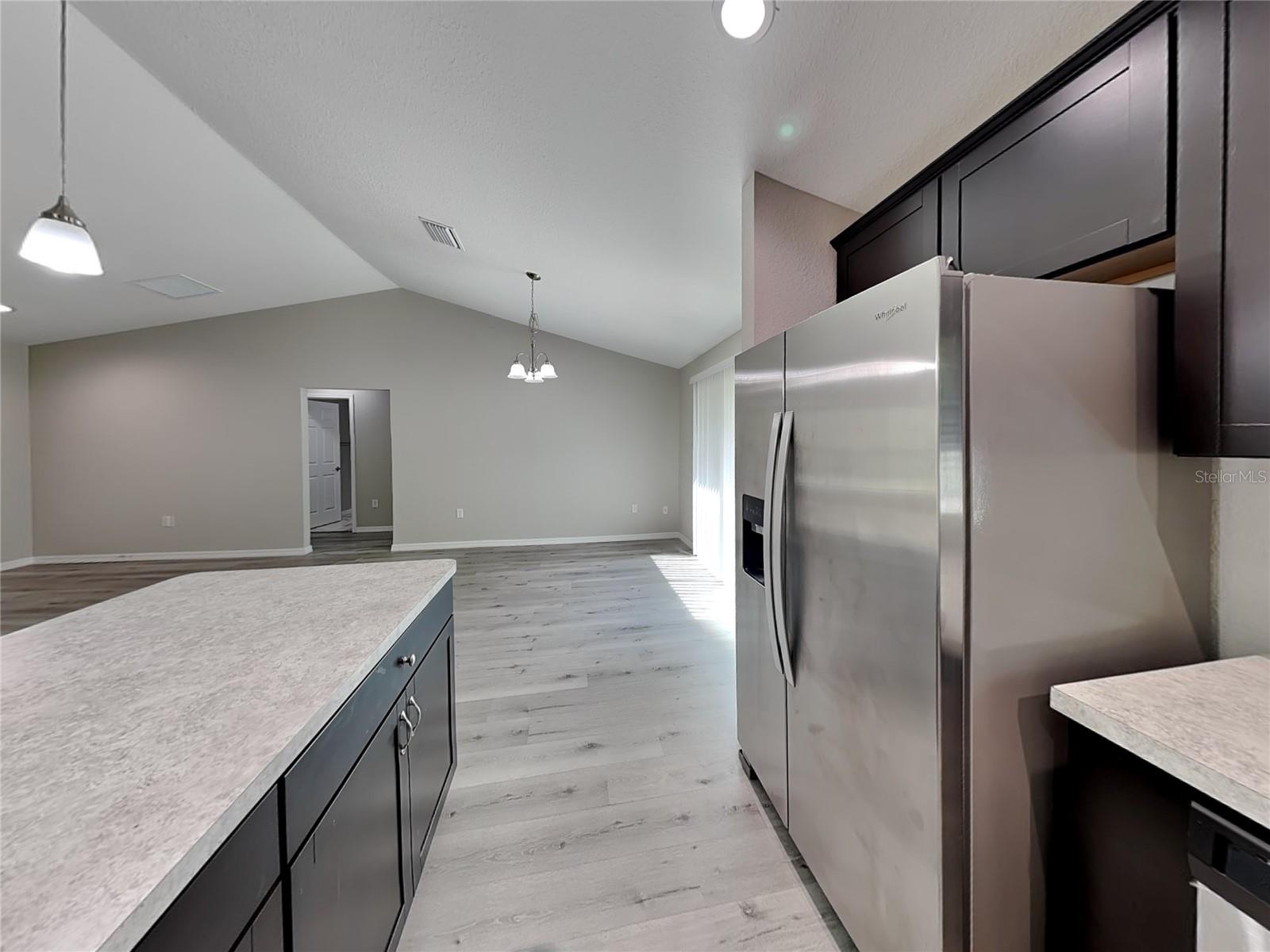 Image 5 of 16 For 1984 Magenta Drive