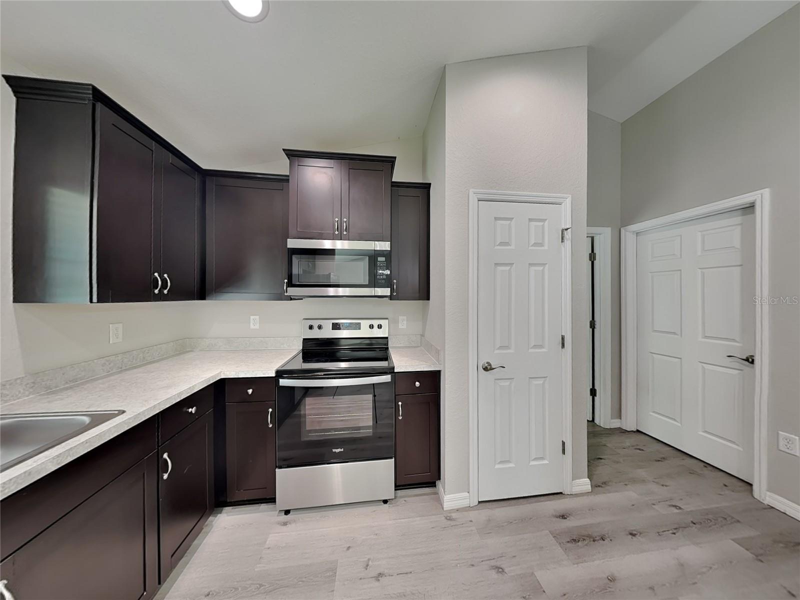 Image 6 of 16 For 1984 Magenta Drive