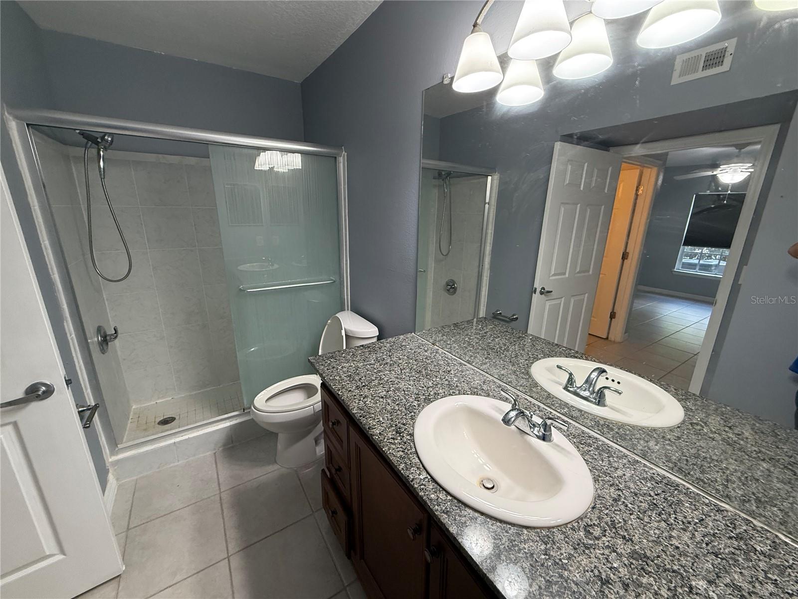 Image 18 of 23 For 814 Crest Pines Drive 915