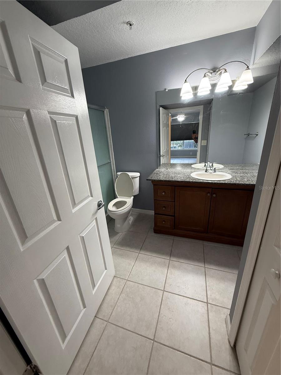 Image 19 of 23 For 814 Crest Pines Drive 915