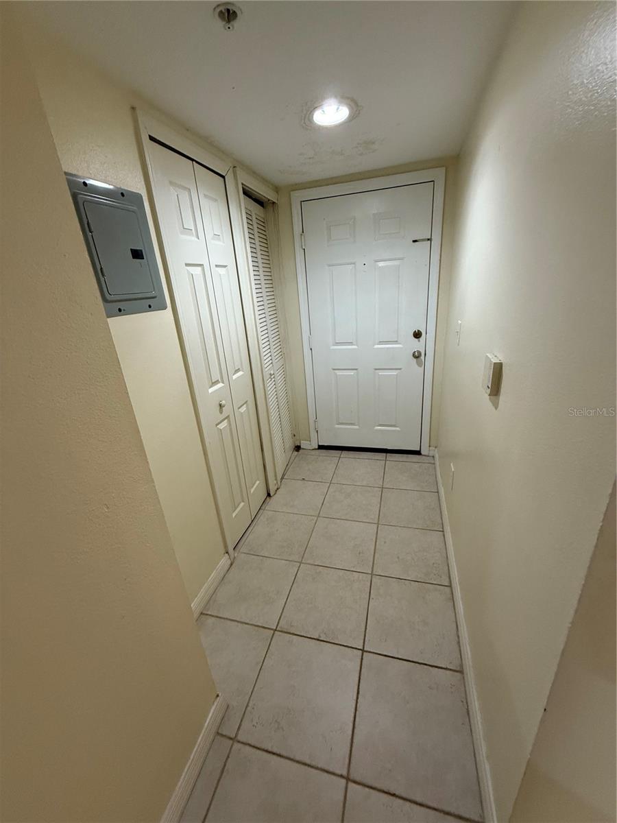 Image 4 of 23 For 814 Crest Pines Drive 915