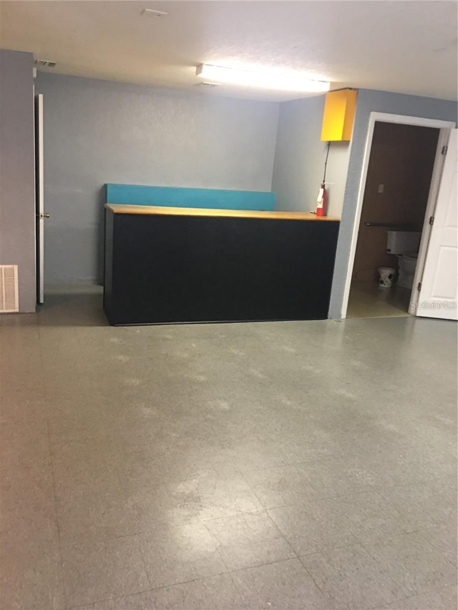 Image 2 of 6 For 7507 Aloma Avenue 3b