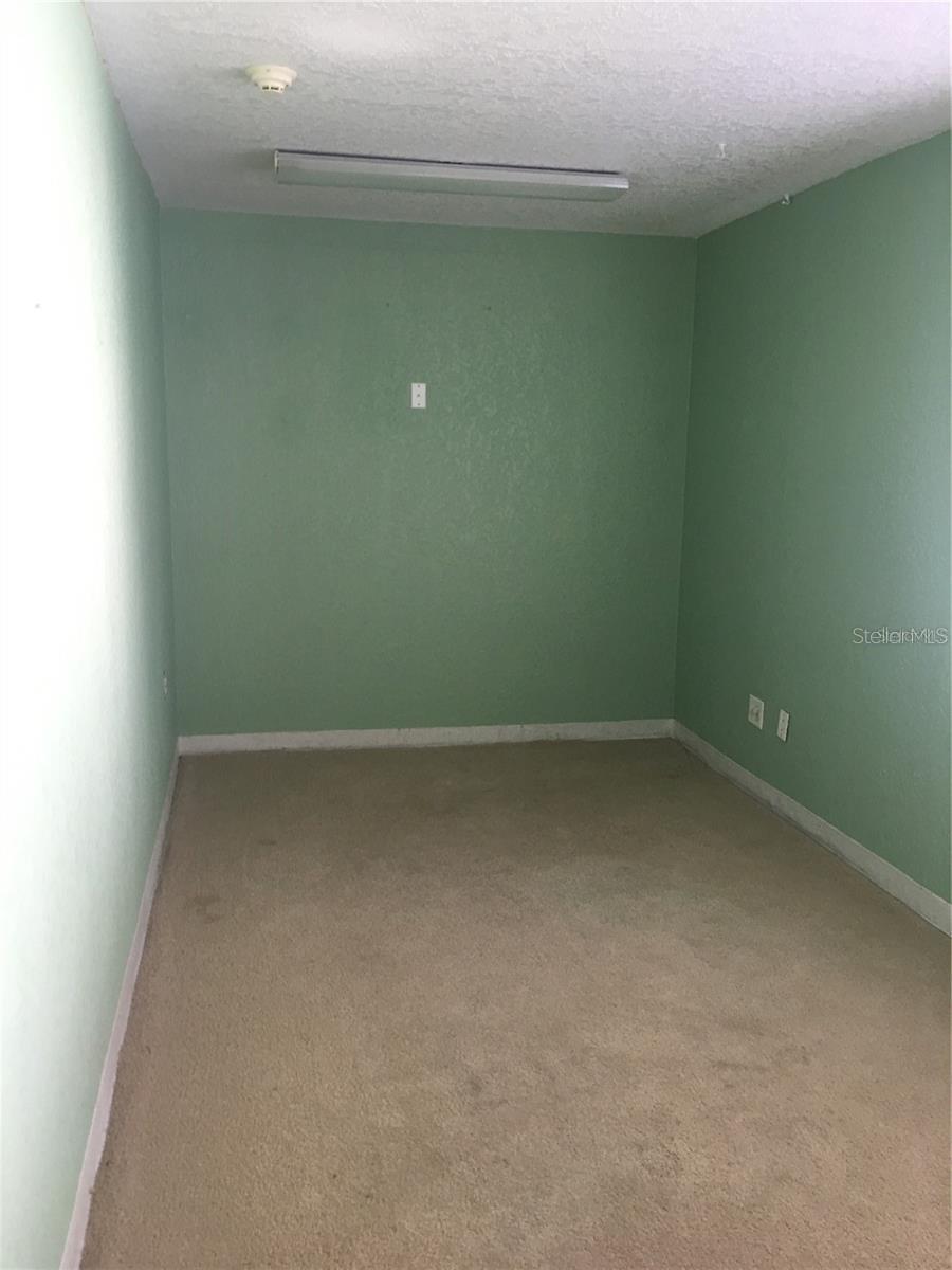 Image 5 of 6 For 7507 Aloma Avenue 3b