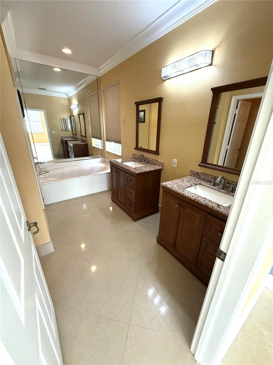 Image 16 of 34 For 3865 Deer Oak Drive