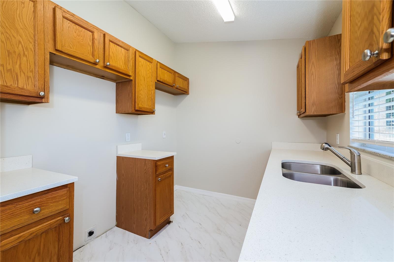 Image 7 of 16 For 15 Sawfish Lane