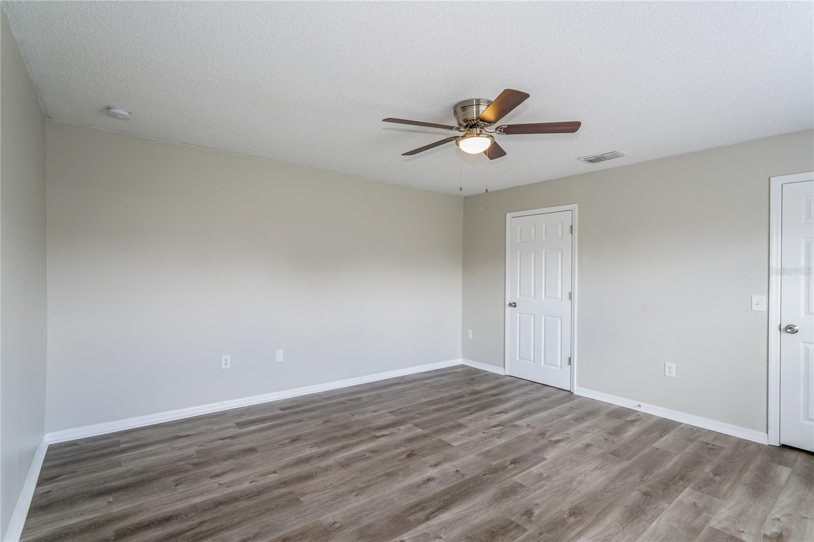 Image 8 of 17 For 3640 Queens Cove Boulevard