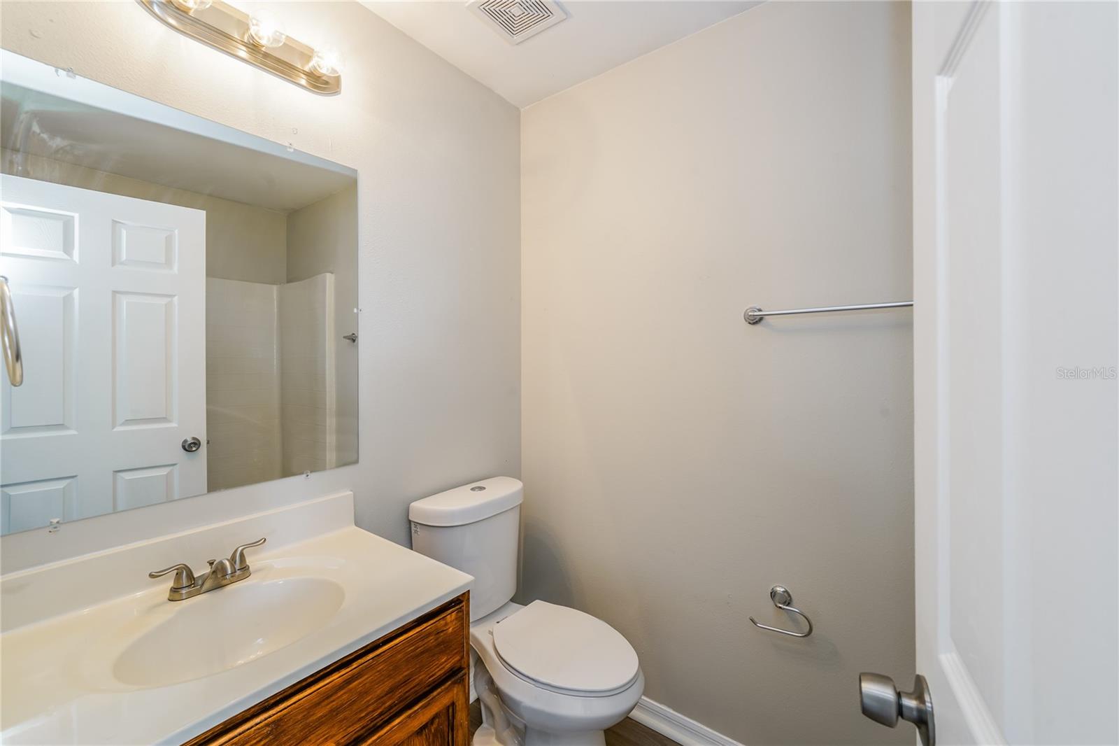 Image 9 of 17 For 3640 Queens Cove Boulevard