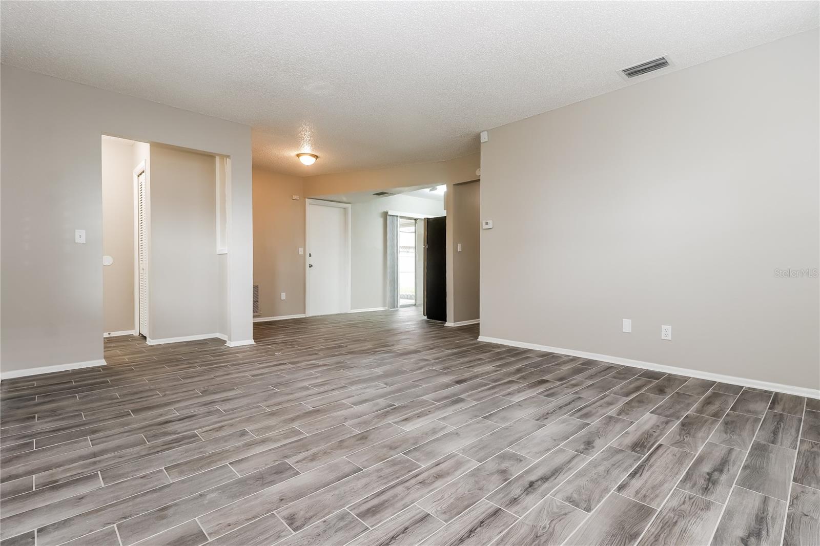 Image 3 of 15 For 12281 Eldon Drive