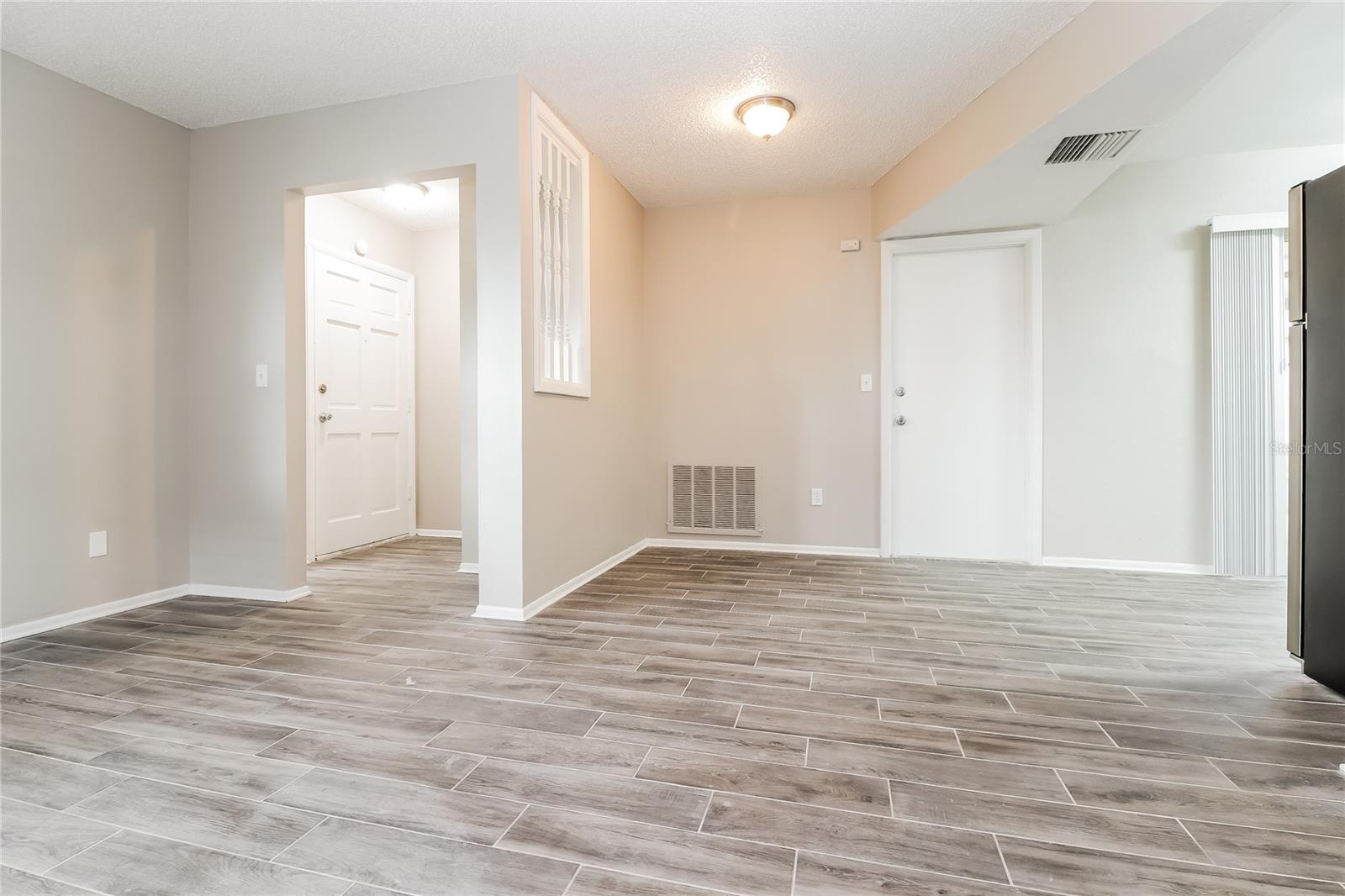 Image 5 of 15 For 12281 Eldon Drive