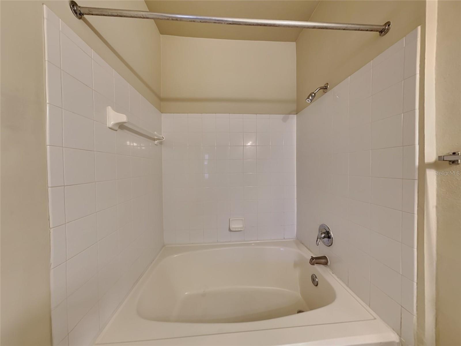 Image 10 of 15 For 8848 Villa View Circle 305