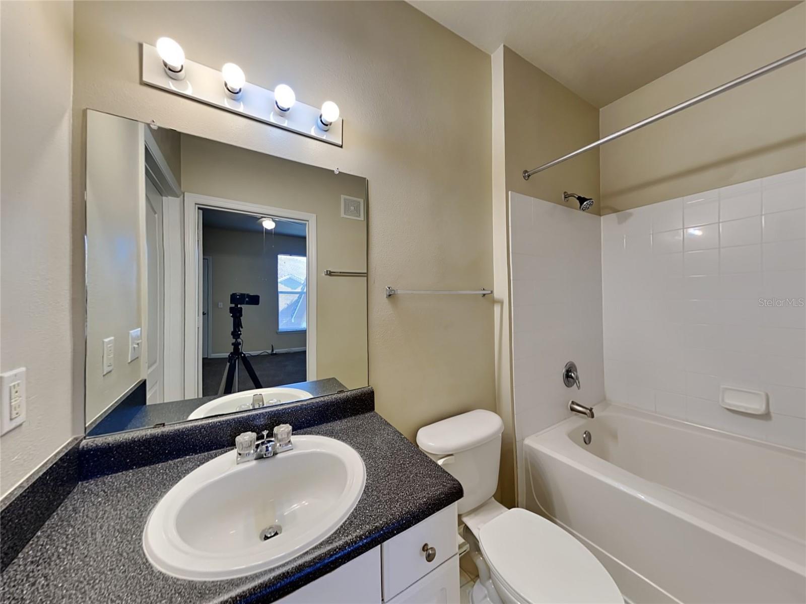 Image 14 of 15 For 8848 Villa View Circle 305