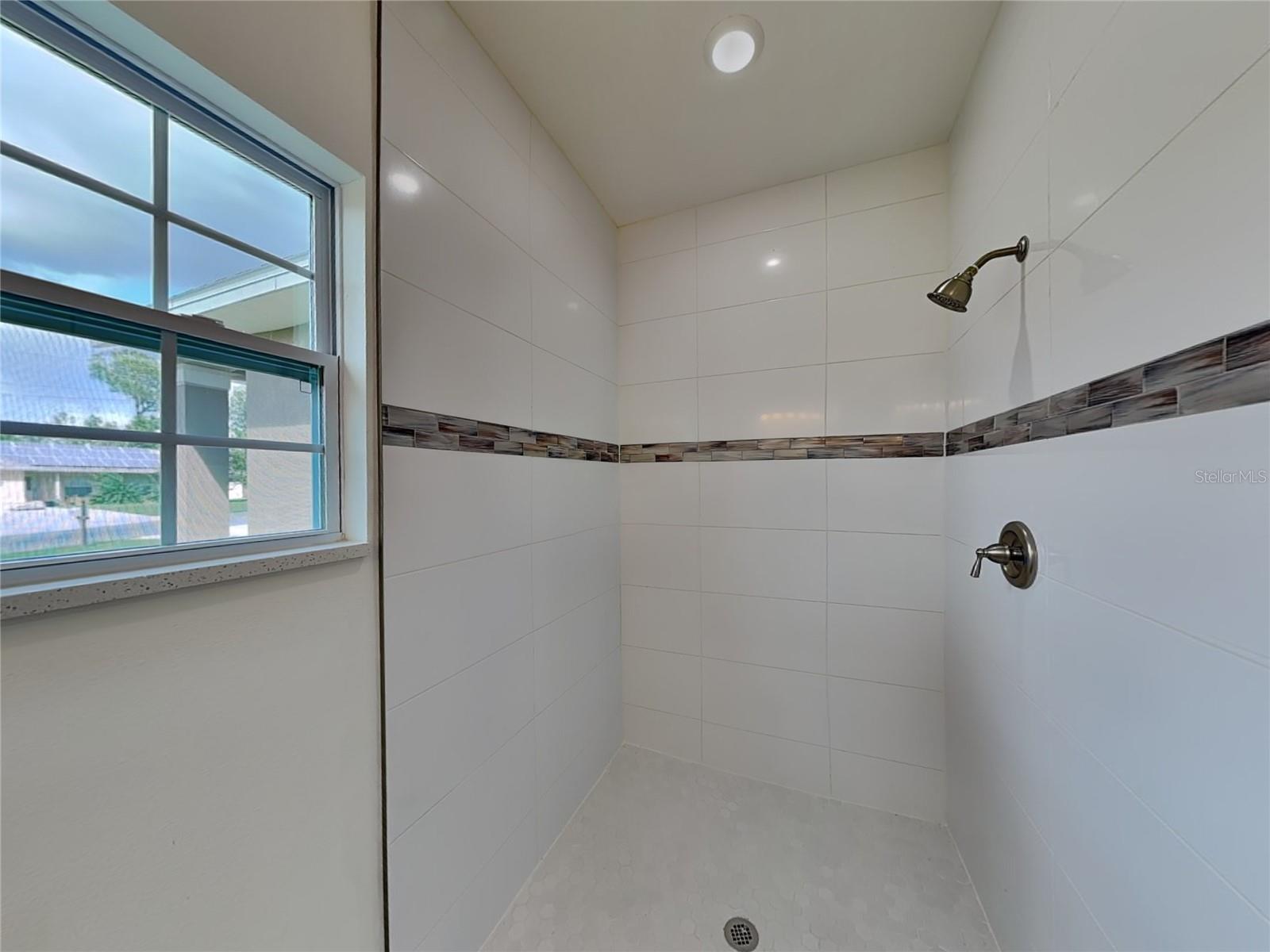 Listing photo id 8 for 2660 Gifford Lane