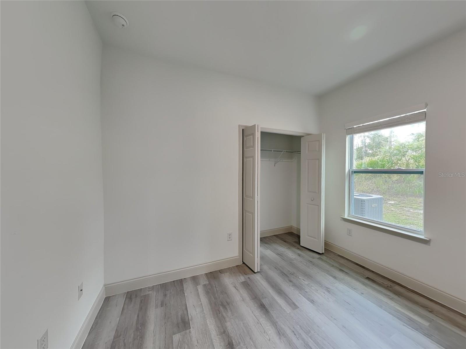 Listing photo id 9 for 2660 Gifford Lane