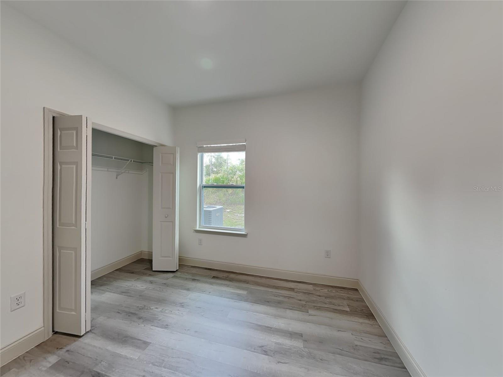 Listing photo id 10 for 2660 Gifford Lane