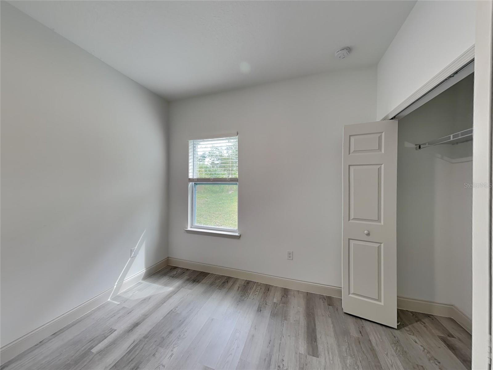 Listing photo id 12 for 2660 Gifford Lane