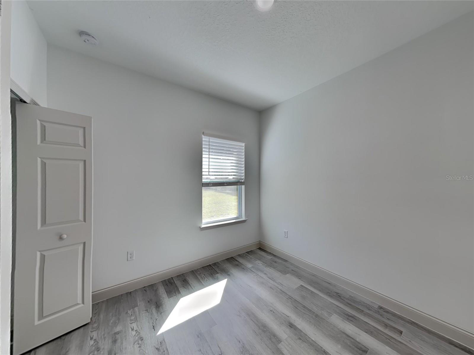 Listing photo id 14 for 2660 Gifford Lane
