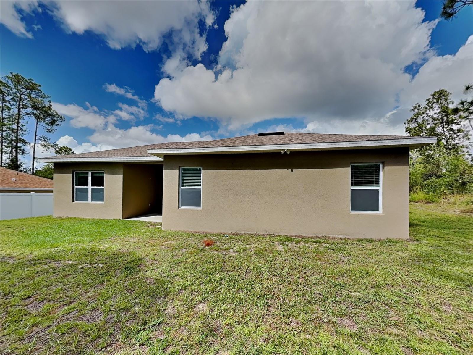 Listing photo id 18 for 2660 Gifford Lane