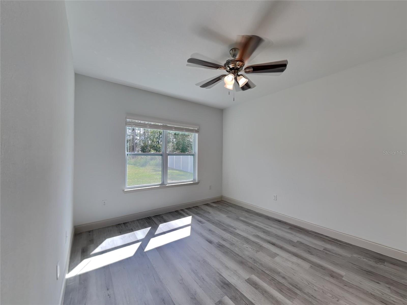 Listing photo id 6 for 2660 Gifford Lane