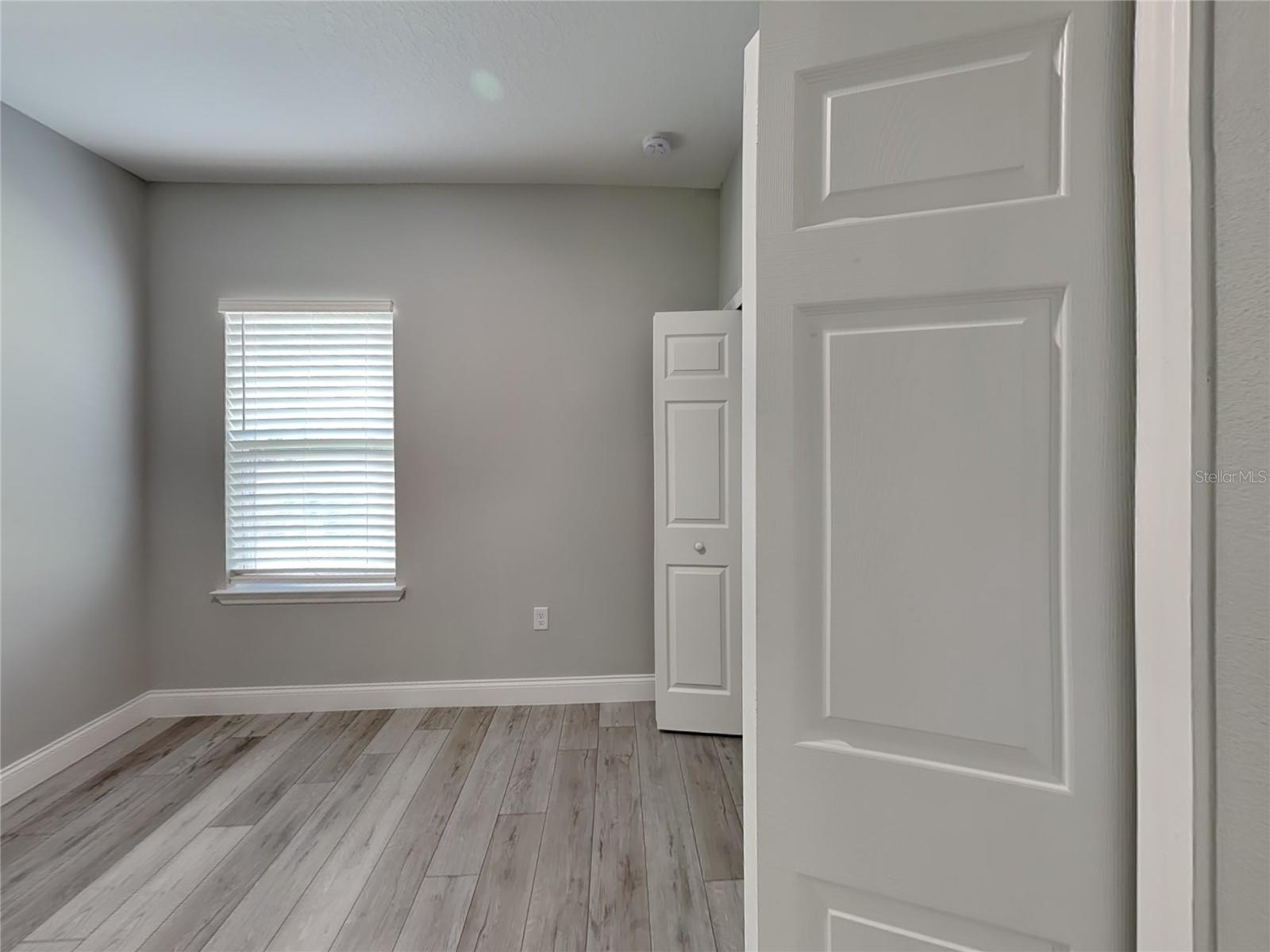 Listing photo id 9 for 2555 Royal Palm Drive