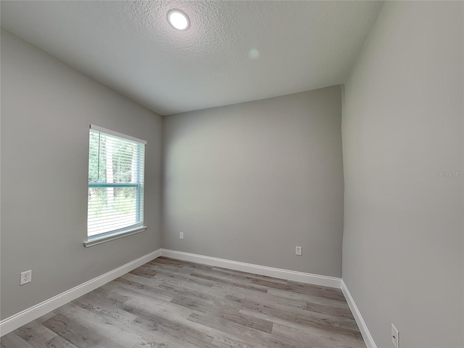 Listing photo id 11 for 11604 Kenlake Circle