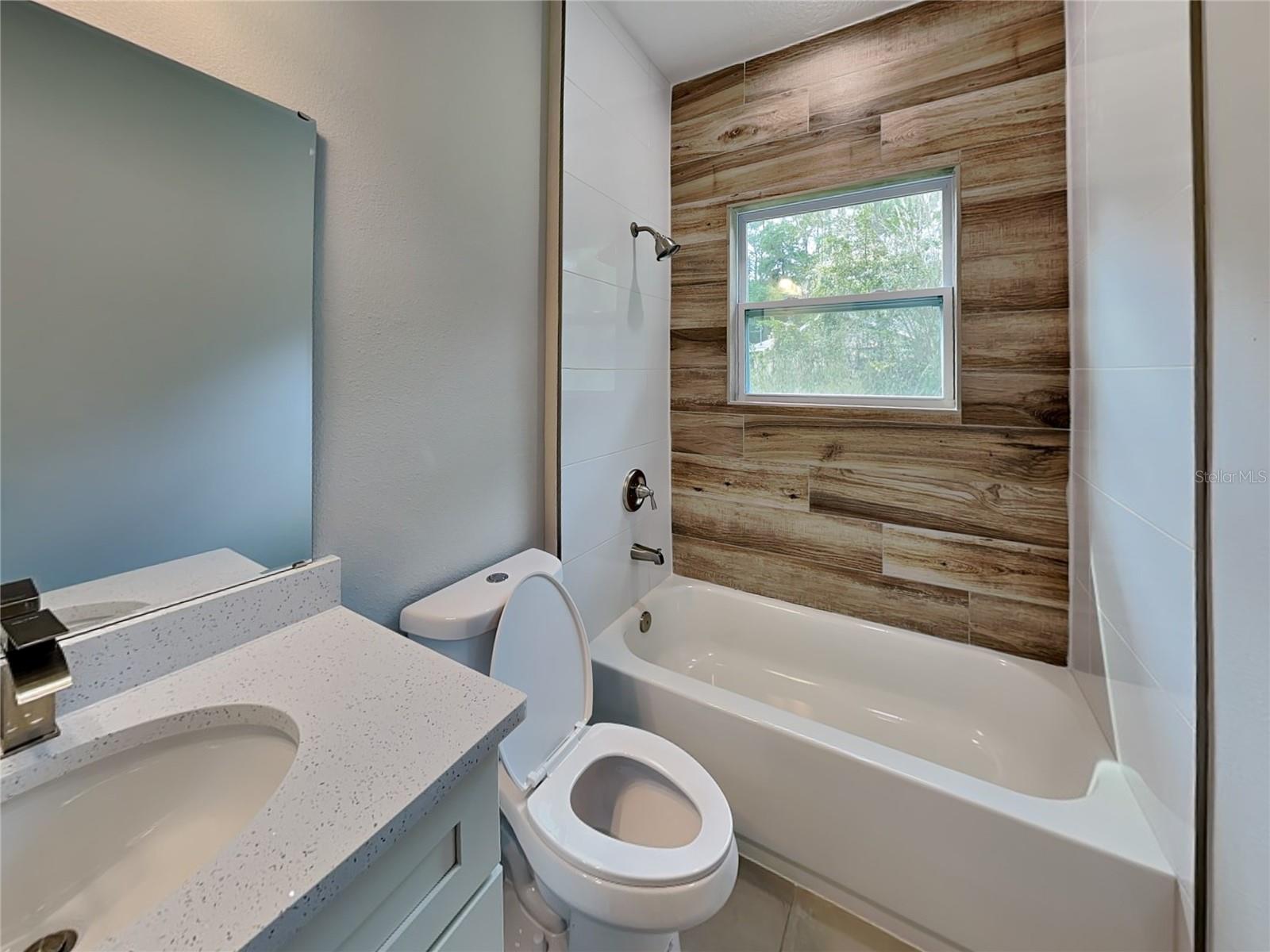 Listing photo id 12 for 11604 Kenlake Circle