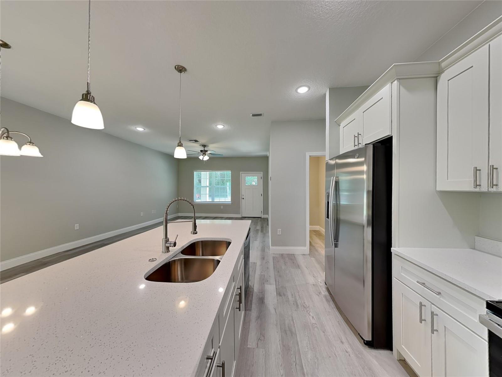 Listing photo id 1 for 11604 Kenlake Circle