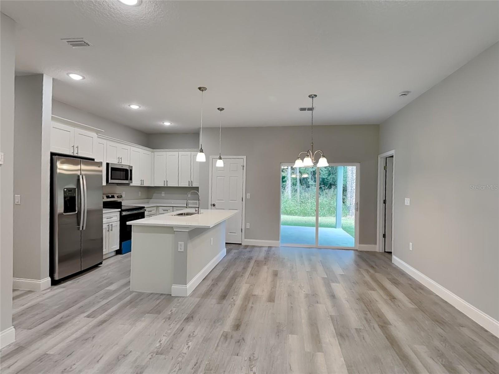 Listing photo id 3 for 11604 Kenlake Circle