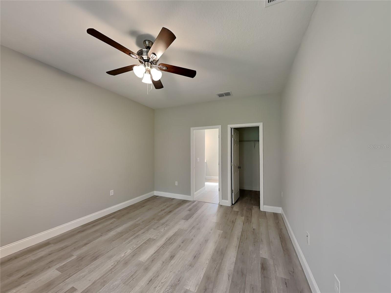 Listing photo id 4 for 11604 Kenlake Circle