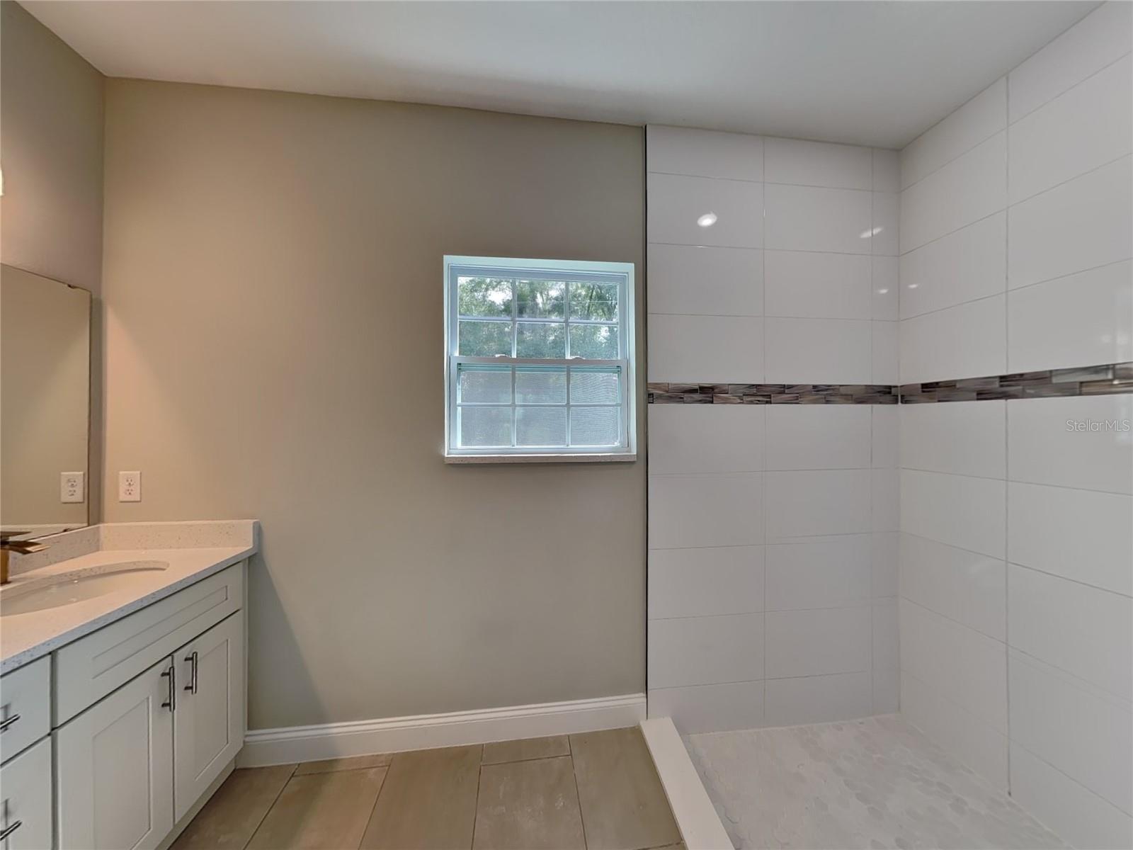 Listing photo id 6 for 11604 Kenlake Circle