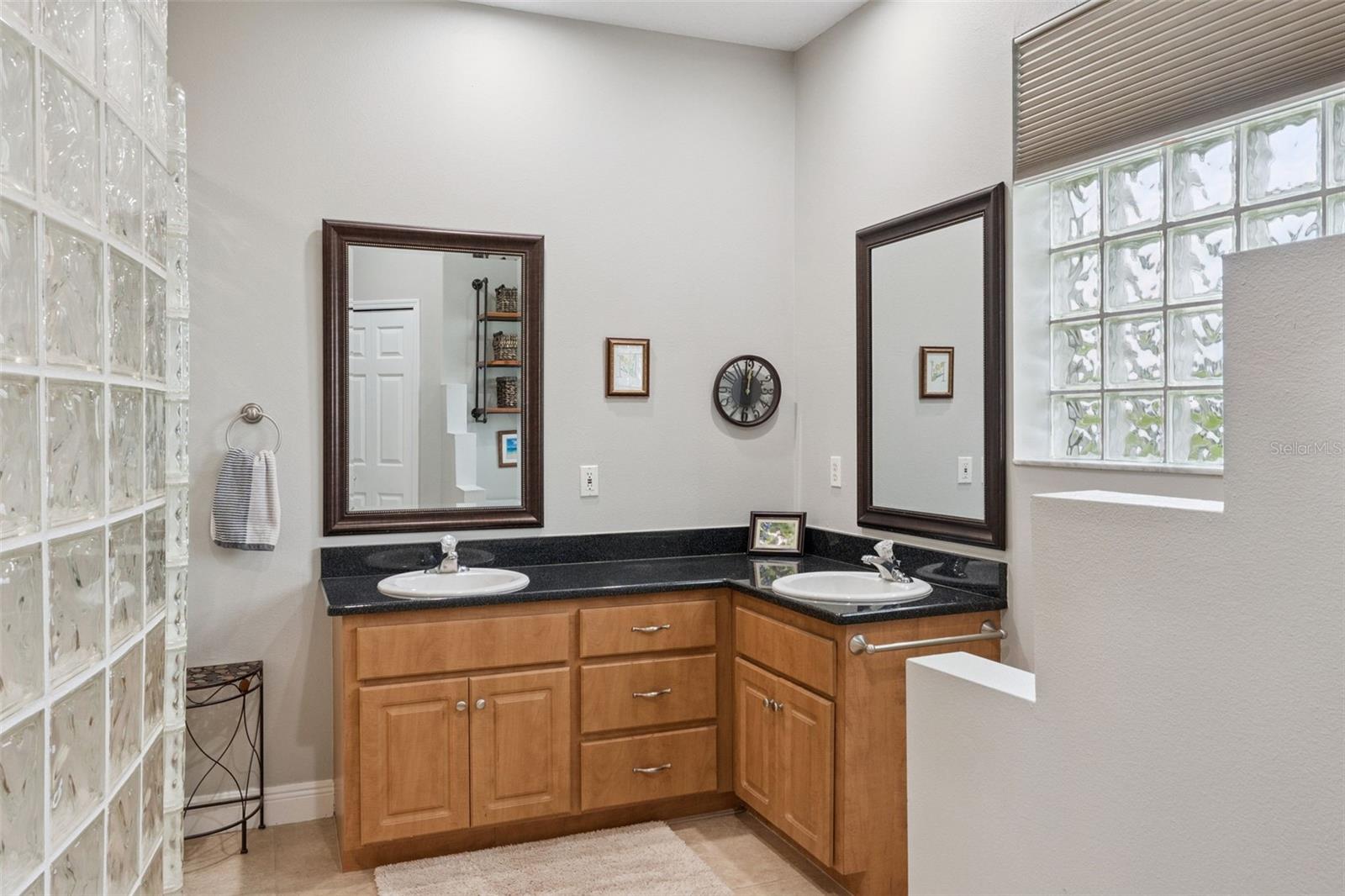 Image 18 of 38 For 3369 Lukas Cove