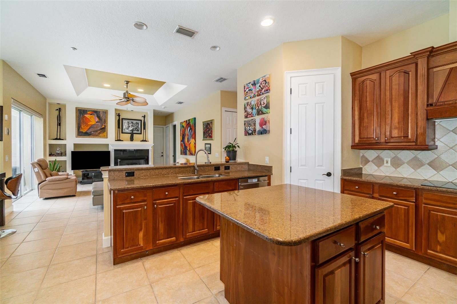 Image 15 of 34 For 9589 Pine Lily Street