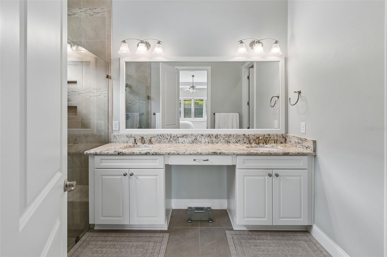 Image 32 of 58 For 10698 Royal Cypress Way