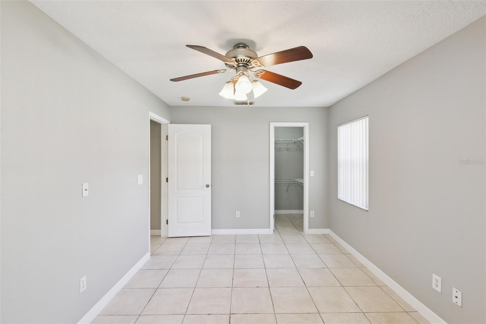 Image 16 of 43 For 886 Scenic View Circle