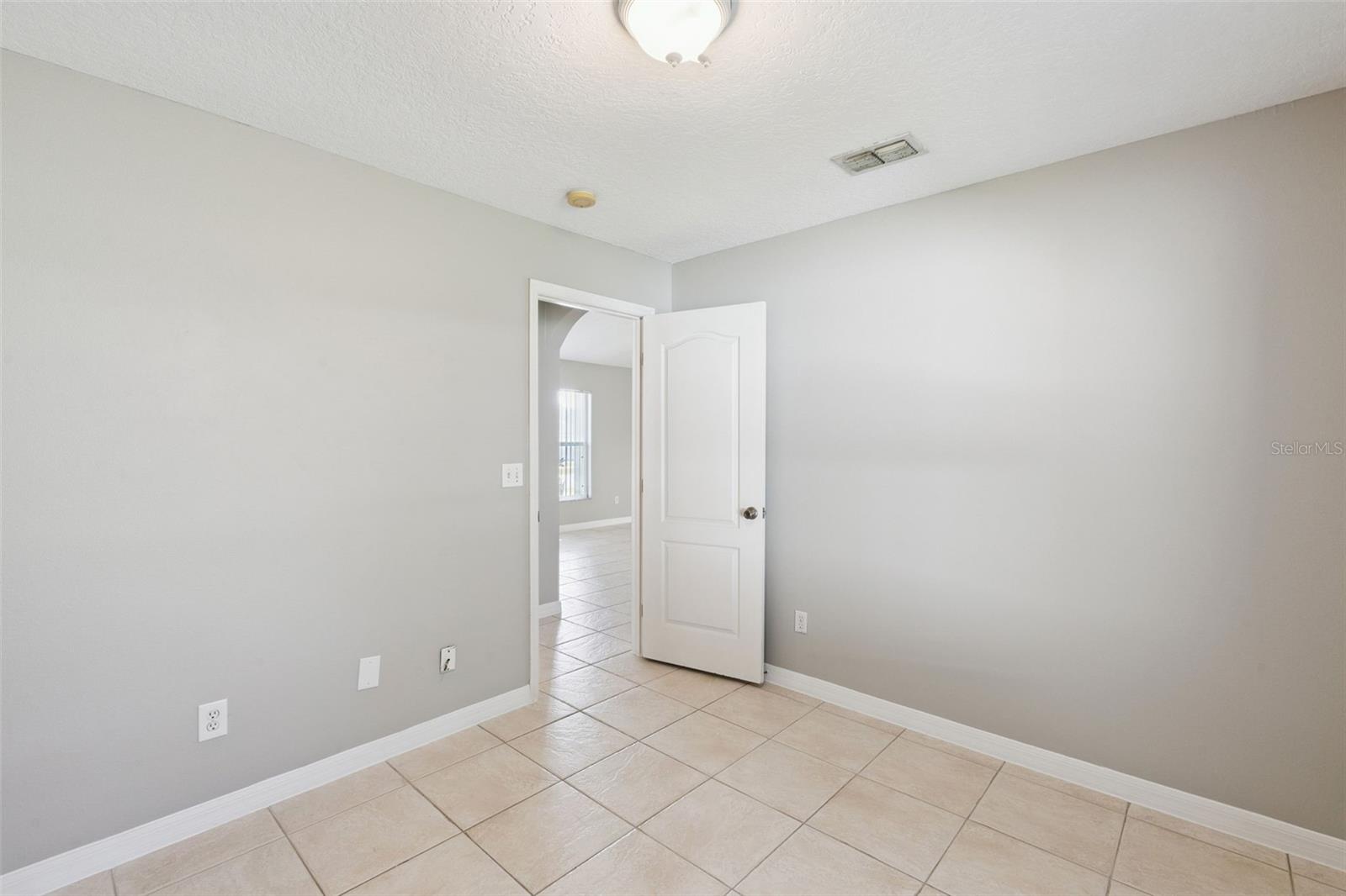 Image 17 of 43 For 886 Scenic View Circle